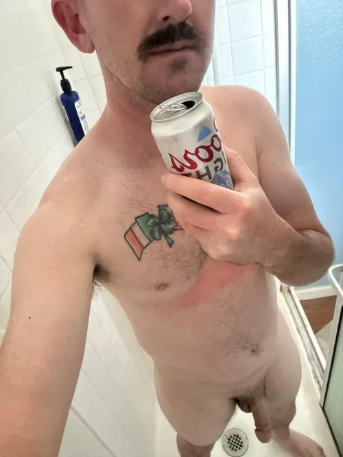 Let’s drink beers in the shower together! DM me