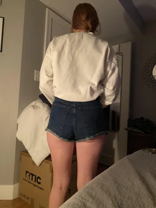 My new spring shorts for grocery shopping.