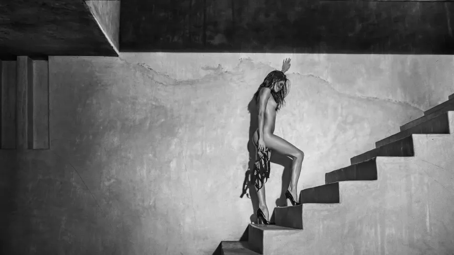Sara Sampaio • Stairs • Morocco • Russell James - 3840x2160