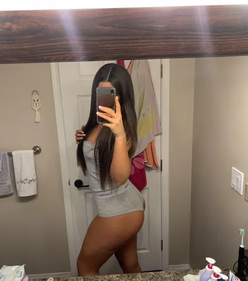 Seeking a serious daddy! F20, I verify