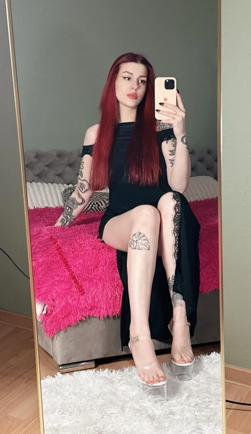 You are so easy to trigger... You already zoomed at my feet... you are already craving a relapse