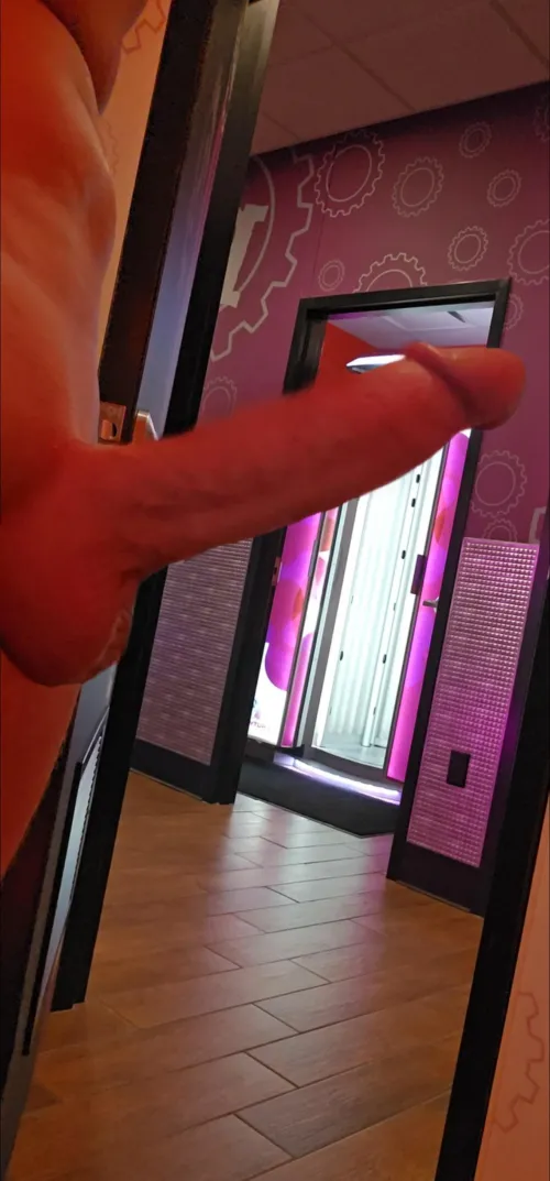 Come on in and tan with me