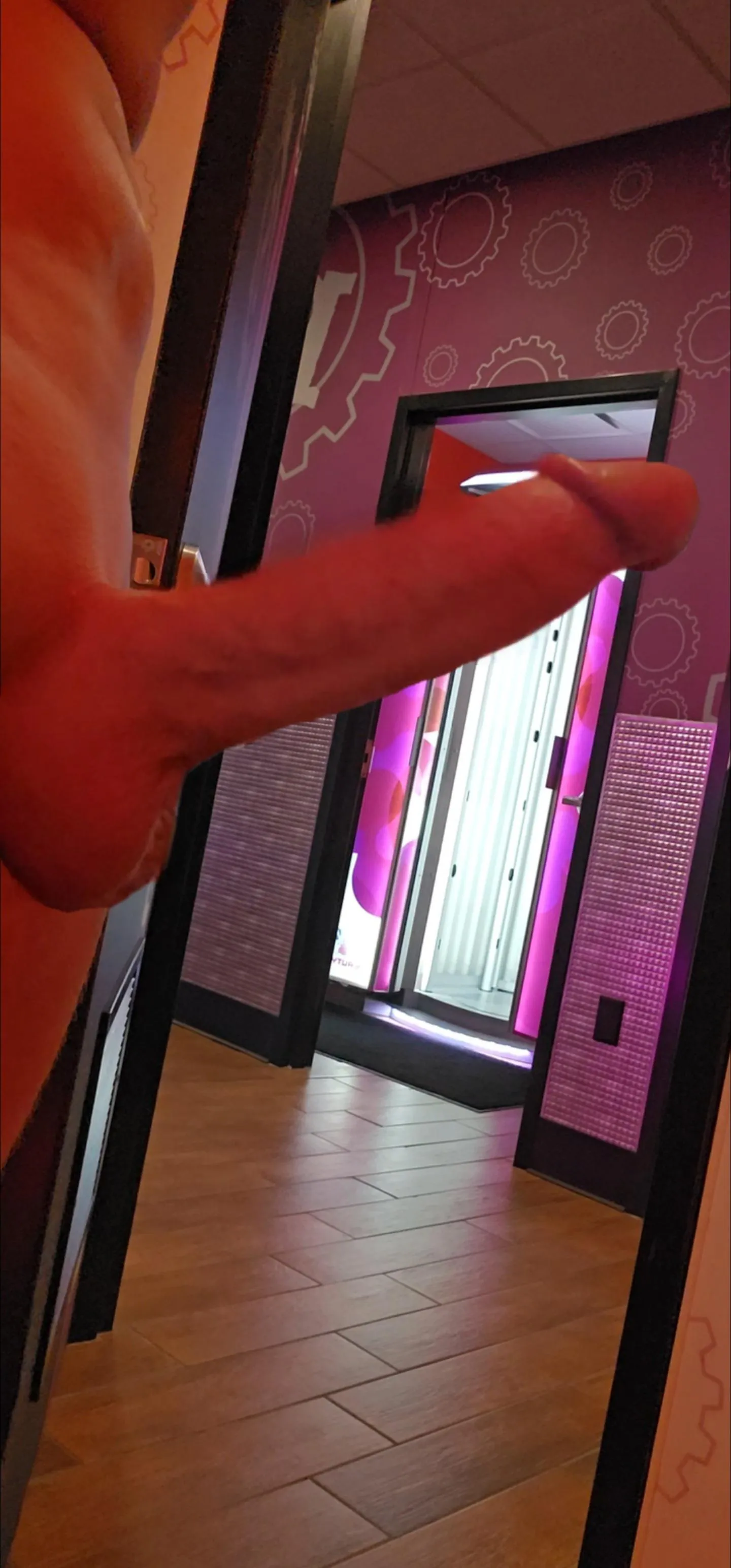 Come on in and tan with me