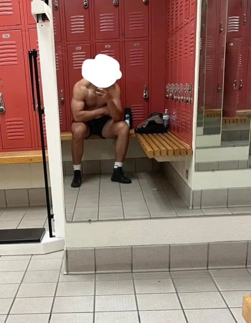 M4F Late night Latino at your service