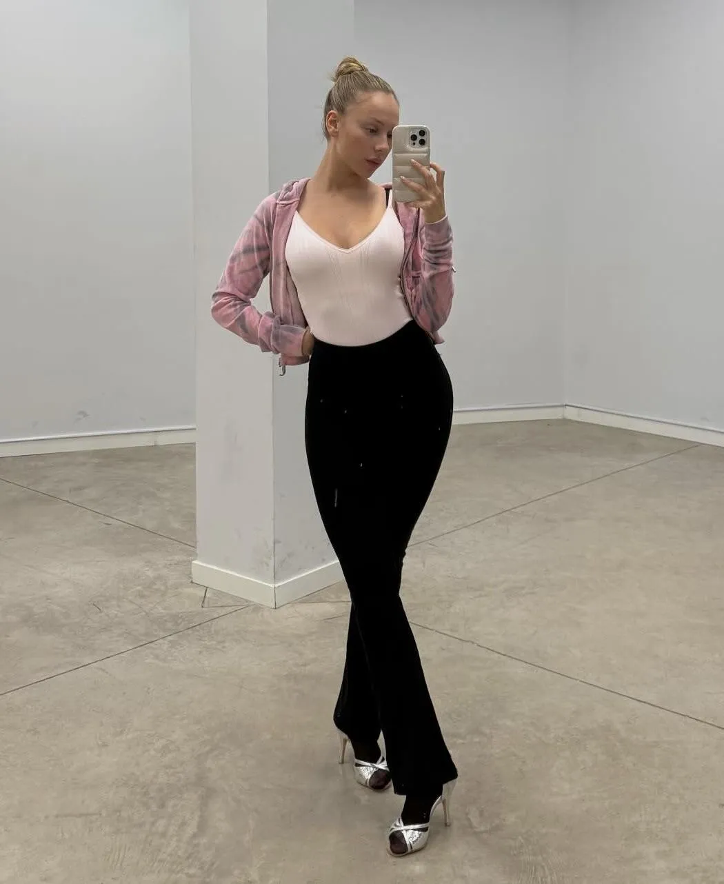 Mirror selfie | IG March 2025