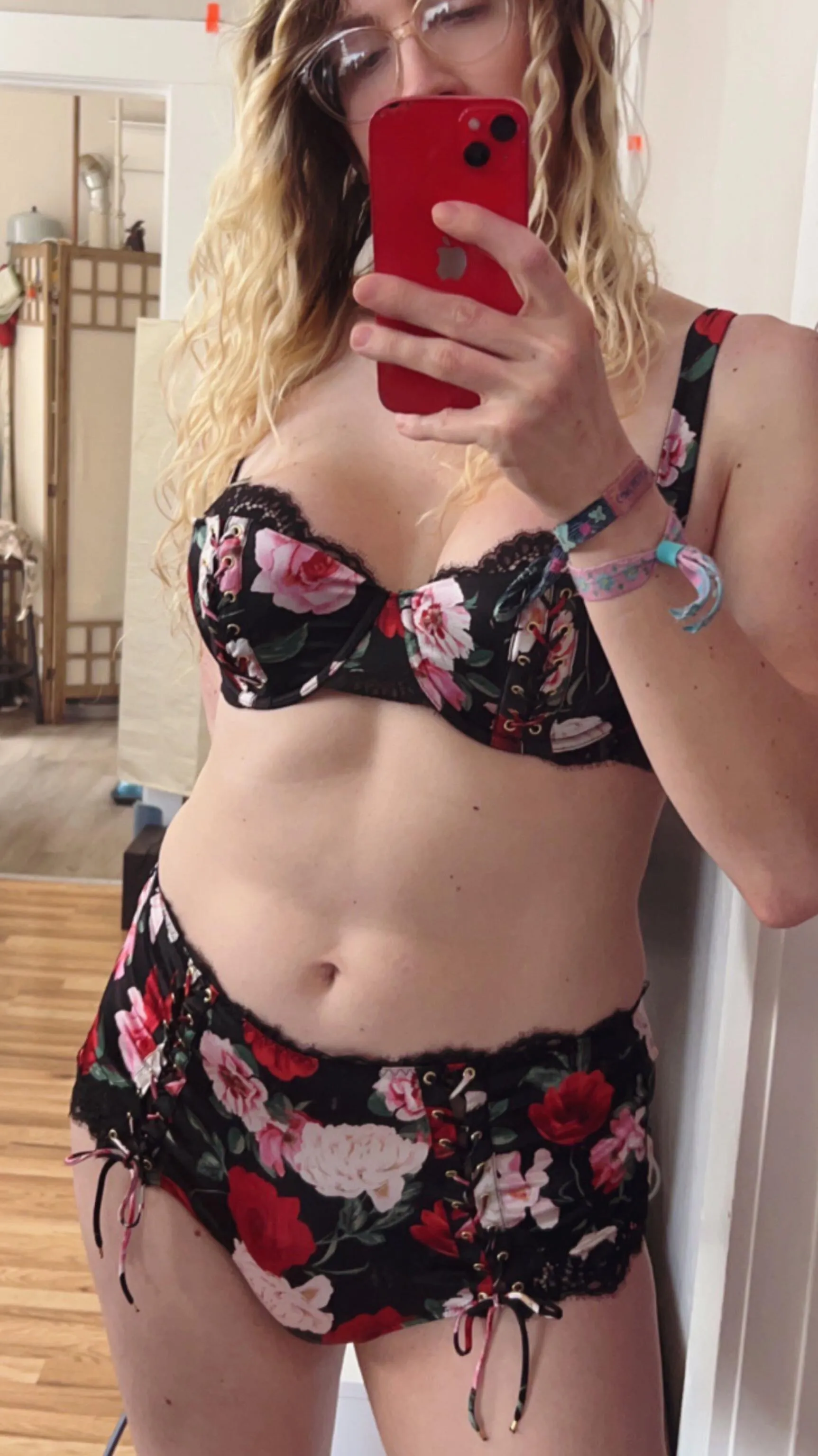 mommy knows how to dress for a fun evening