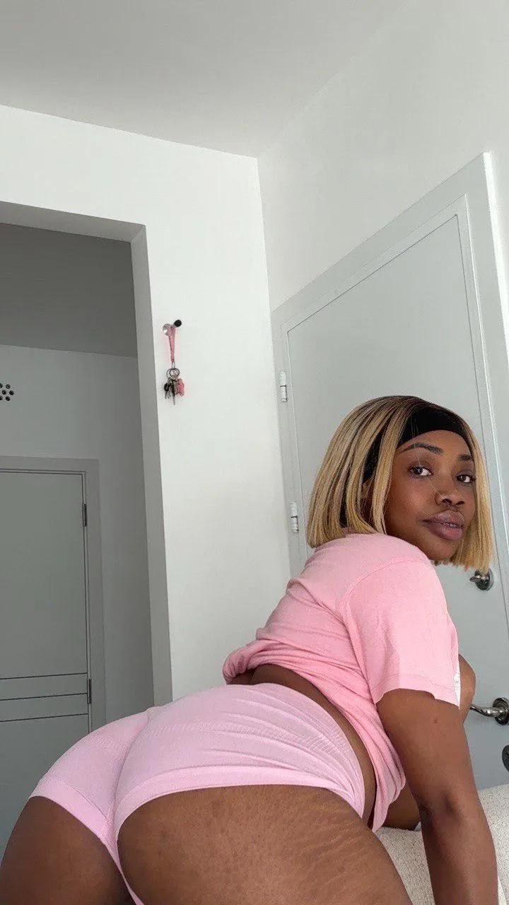 My ass is build to take any size