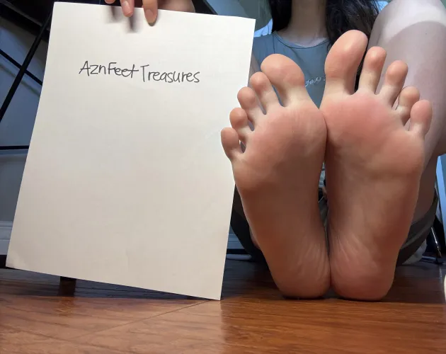 Who wants these sexy asian feet on their face???