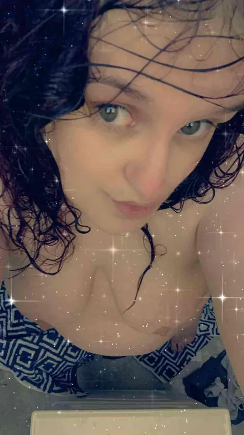 [37]someone spoil me😒