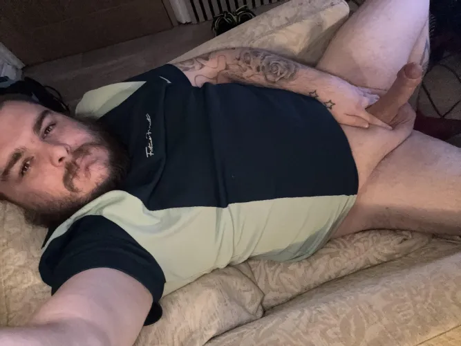 Any ladies like thicc hairy British guys?