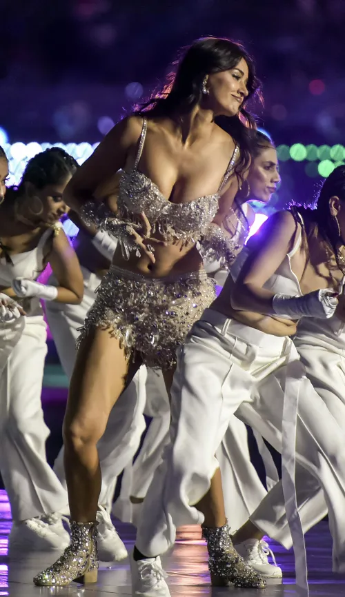 Disha Patani looking smoking HOT