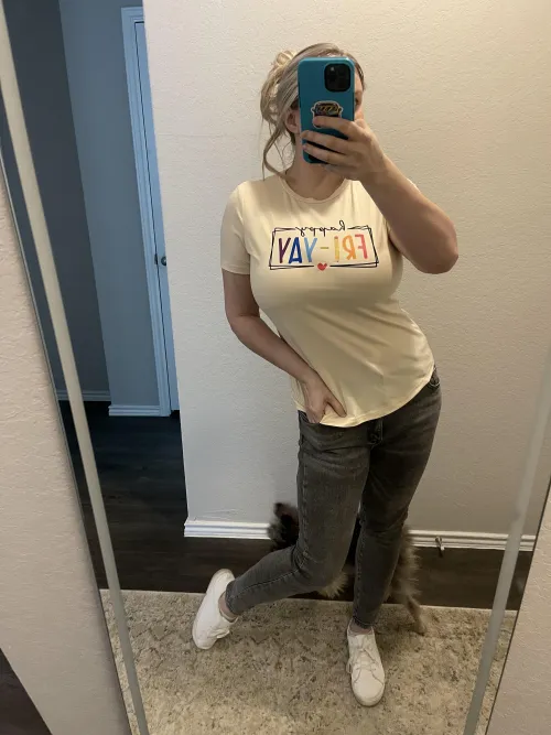 Happy Friday 🩵🩷