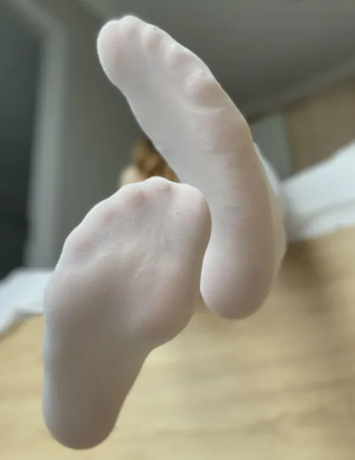 how do my feet look in these nylons