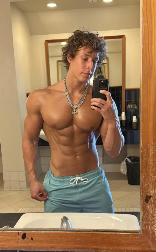 Summer shreds are coming in early 💪 6'3