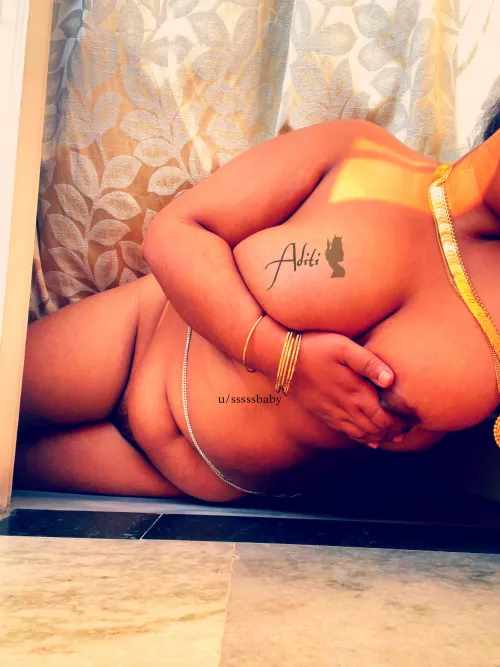 What feels nice about me - my belly chain , my jewellery or my bangles ?