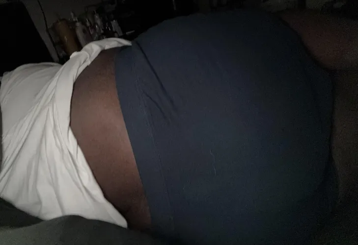 Bossy gay plus size dom bottom looking for a sub top to own.