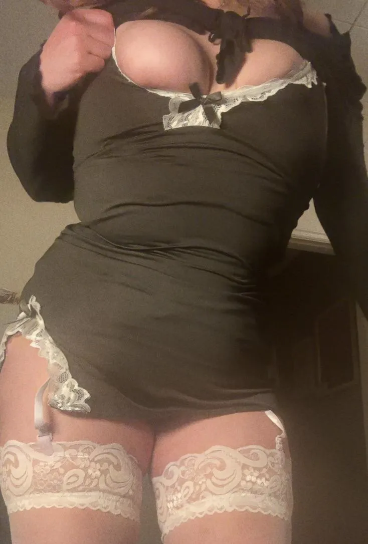 felt cute, even tho I’m almost busting out the seams🙈💕