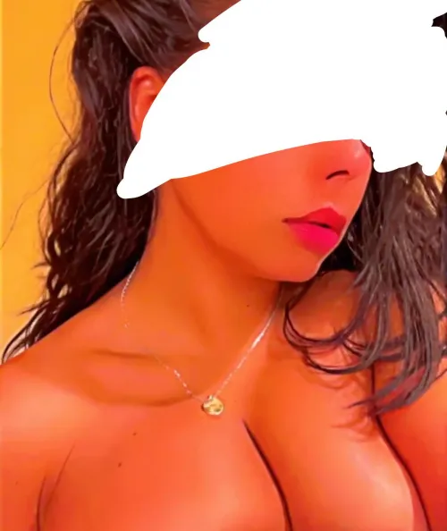 Female 32 Brazilian looking for FEMALE unicorn 🦄 for the weekend in CT/MA area.