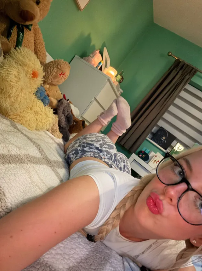 I see where ur eyes are going