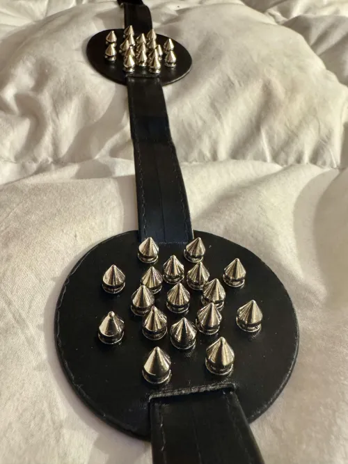 I think I'll apply this to my slave's nipples when she does chest presses on the bench.