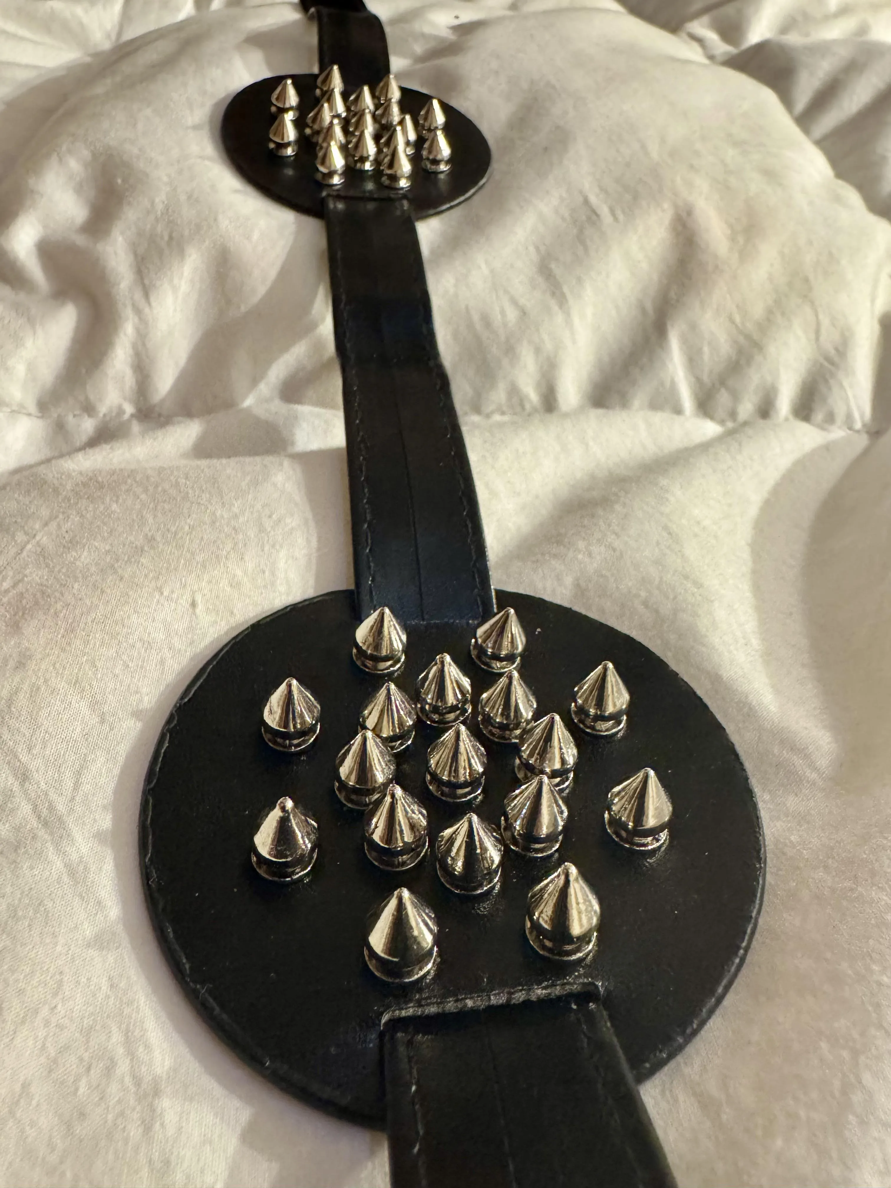 I think I'll apply this to my slave's nipples when she does chest presses on the bench.