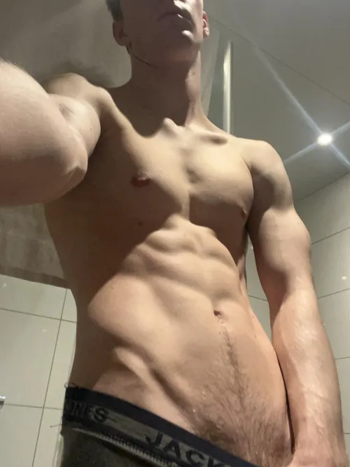 Look up at me? ;) feeling shredded