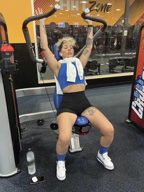 (OC) Turning my shoulders into boulders.