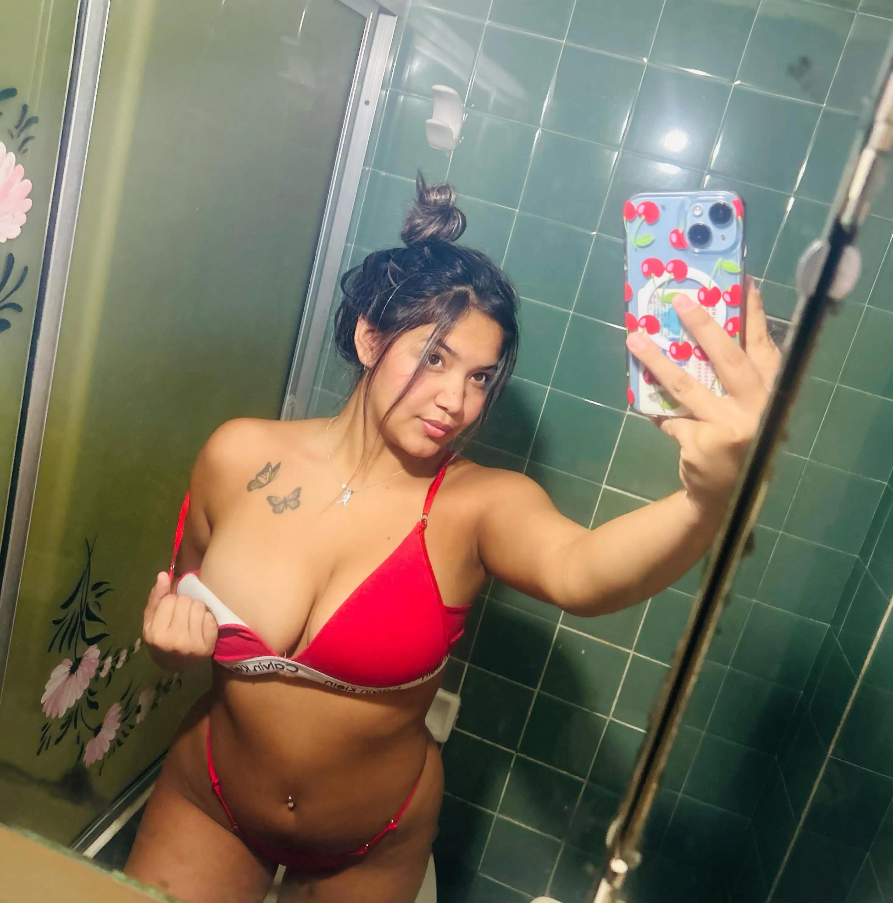 Would you sneak into the bathroom with me if I invited you over?