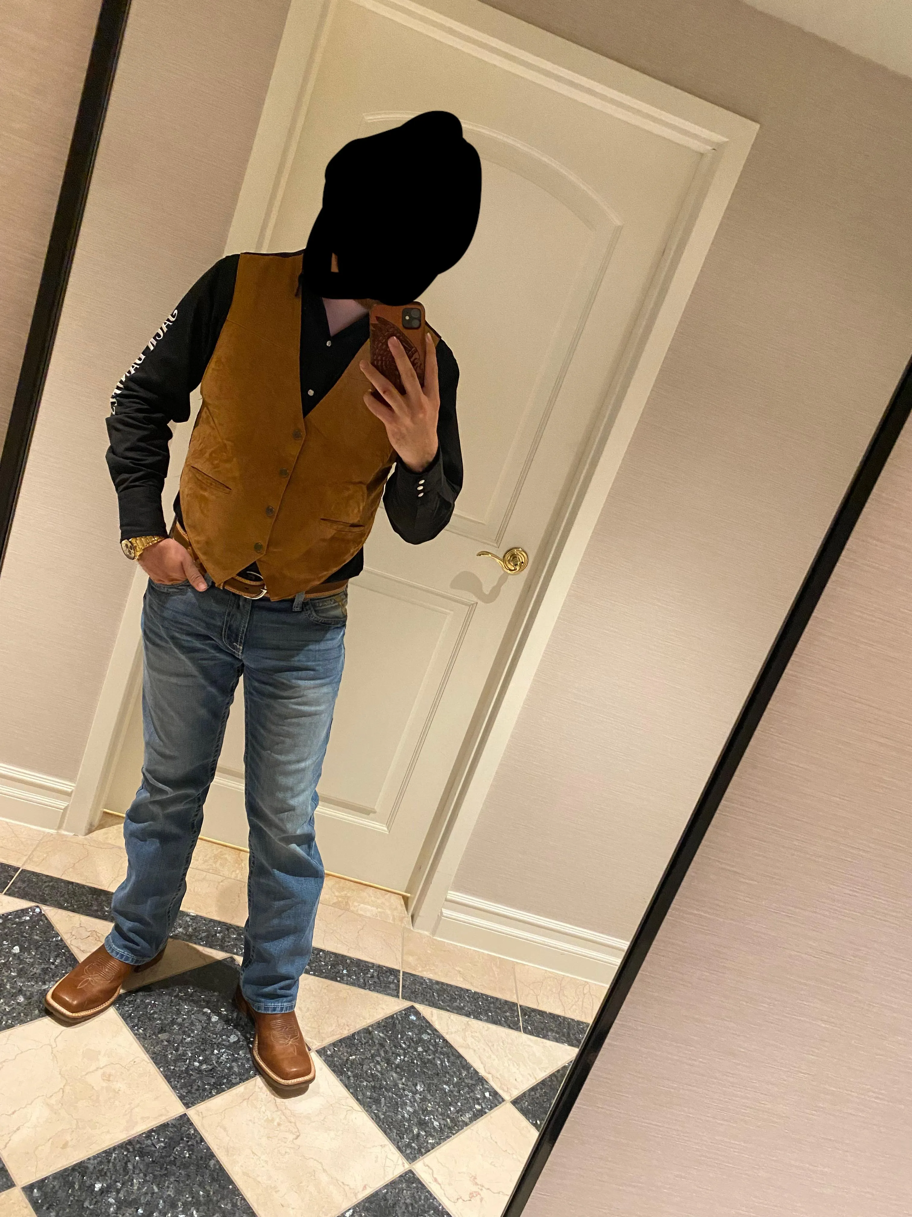 [28]  M4F Happy MOANDAY Any ladies actually in here looking for something discreet ?