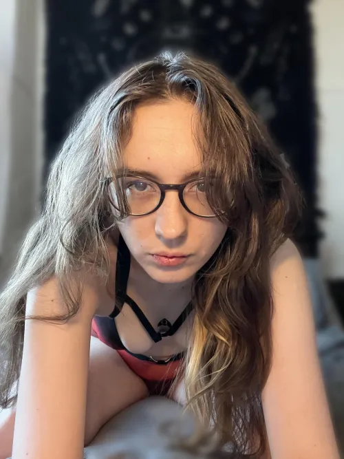 autistic gamer girl that likes to dominate :3