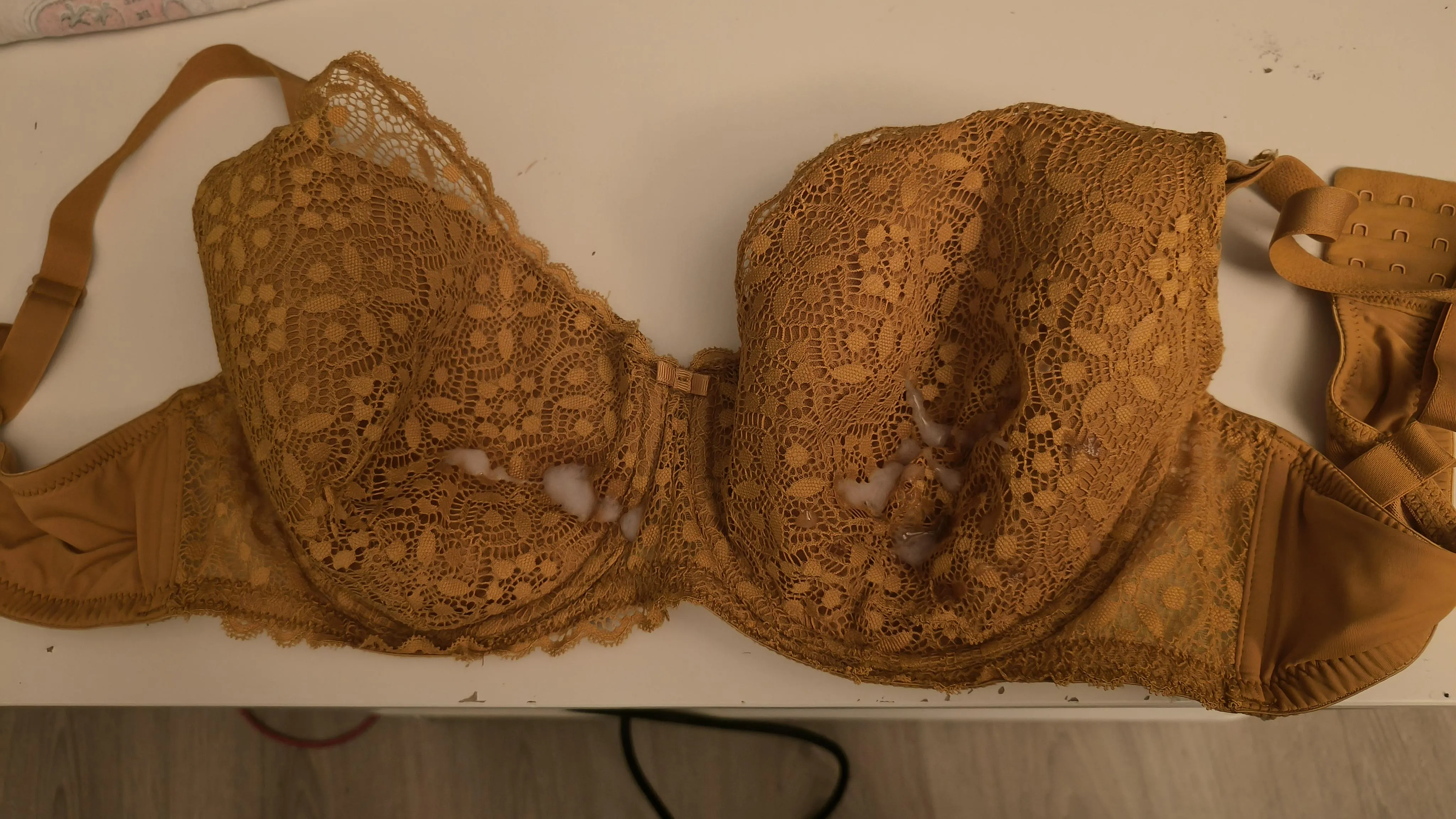 Cum on yellow bra after 3 days without cumming