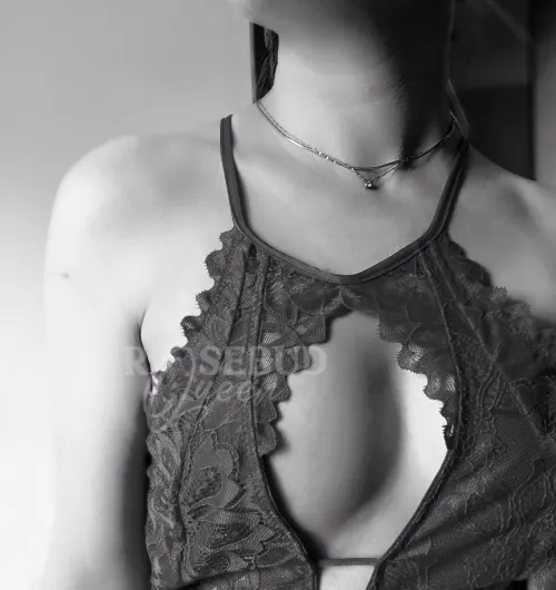 [F34] Que penses tu d’une jeune maman coquine ?