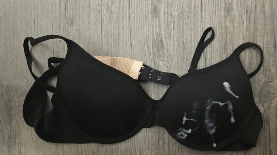 George Brand... unknown size. Has bra extender