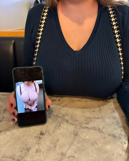 Here I remind you who you're on a date with