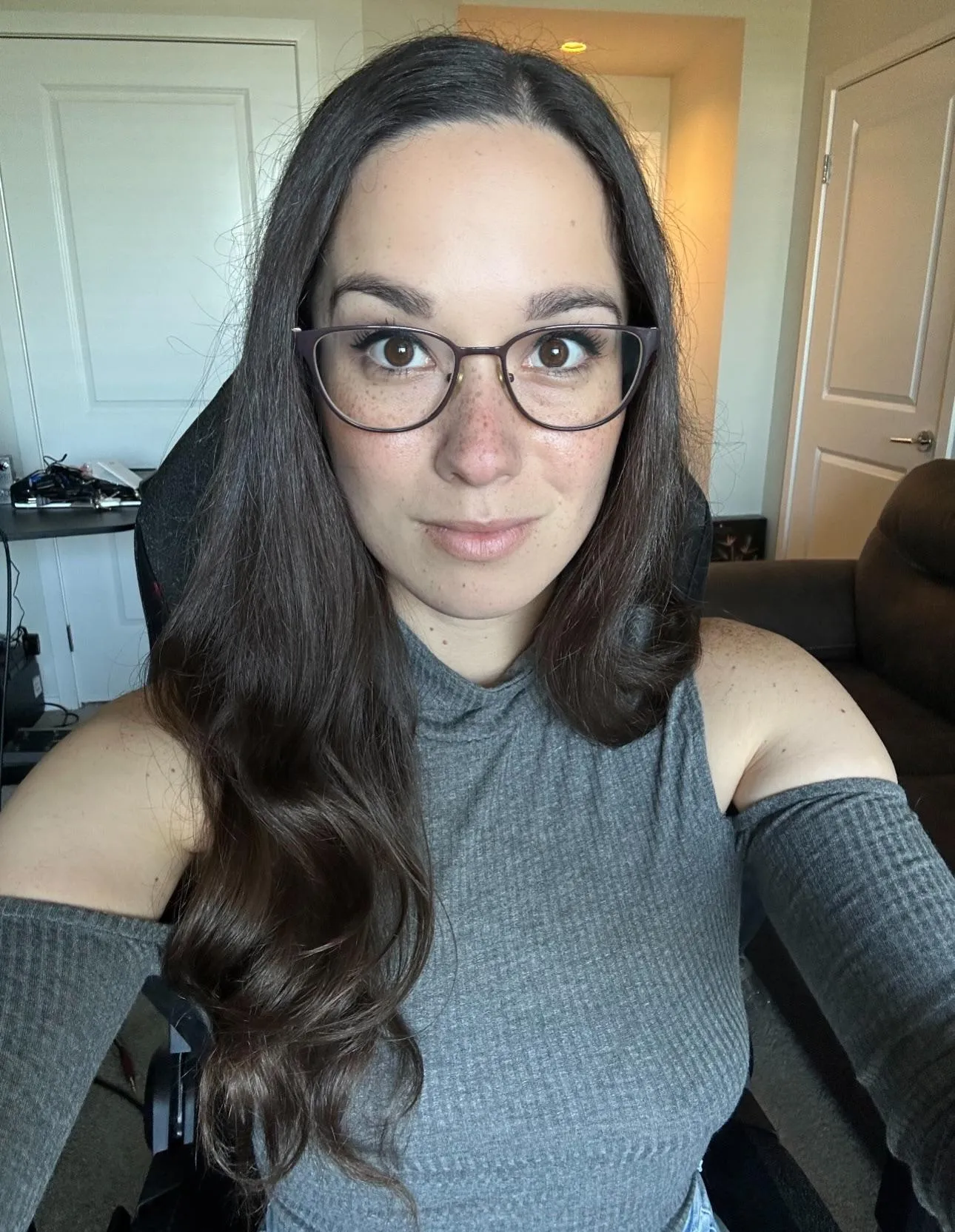 It’s chilly today. I’m going to make a cup of hot cocoa with marshmallows.