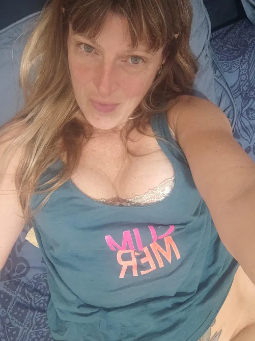 Je sens que la journée va être dure si je me prends pas tout de suite un bon coup de bite...