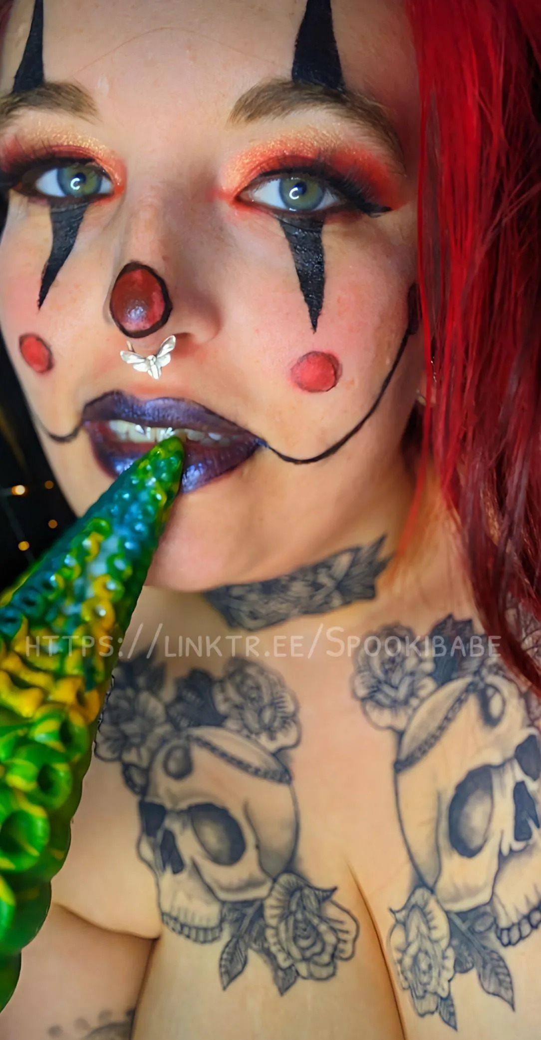 Wanna see a clown vs a tentacle? You've cum to the right place (;