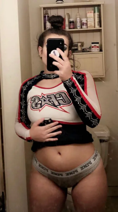 Who wants to fuck me and make me your slut