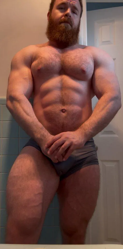 About to hit up the beach. Will need help applying sunblock to my back 🫠