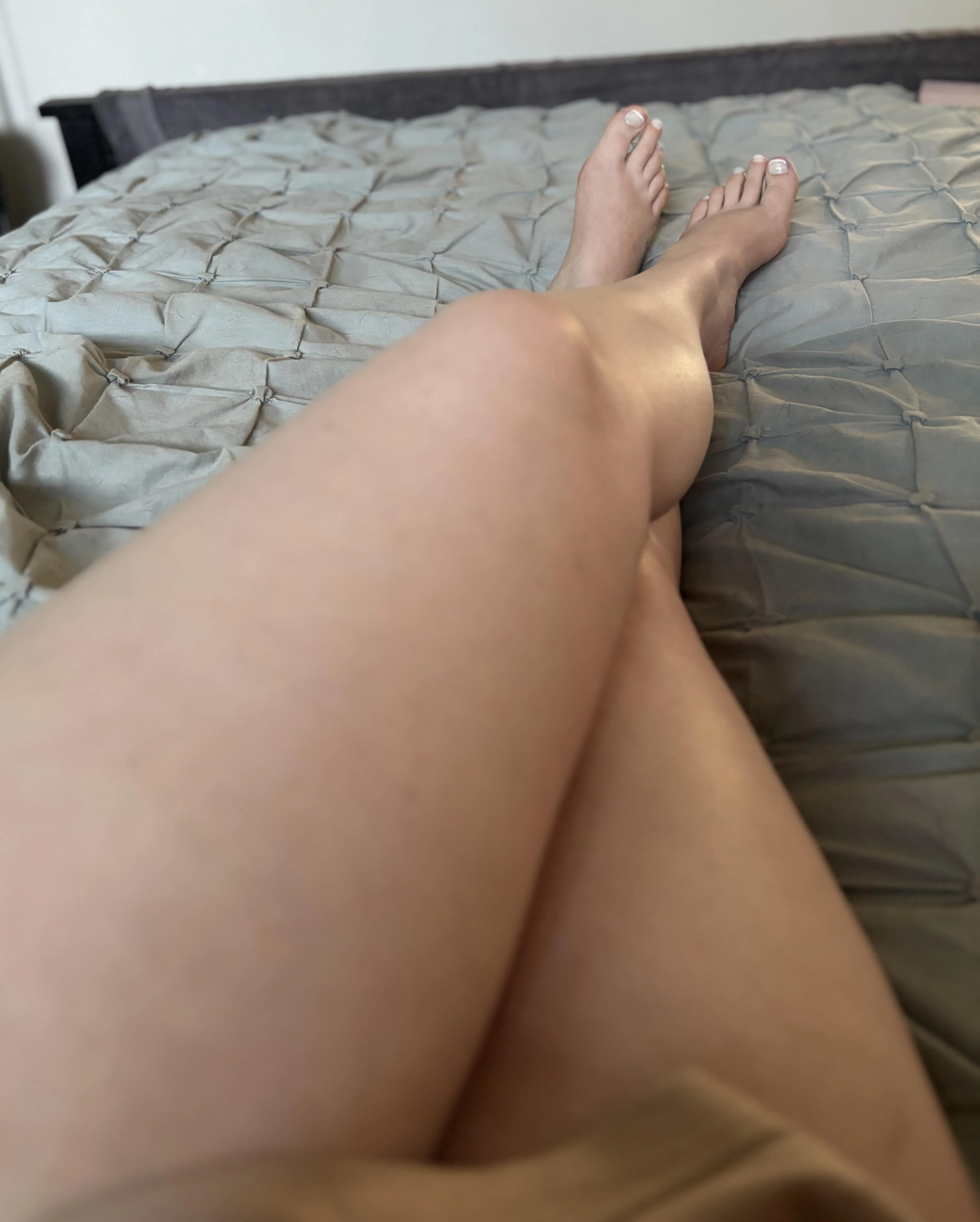 Drool over my perfection as you fall deeper under my control 💋