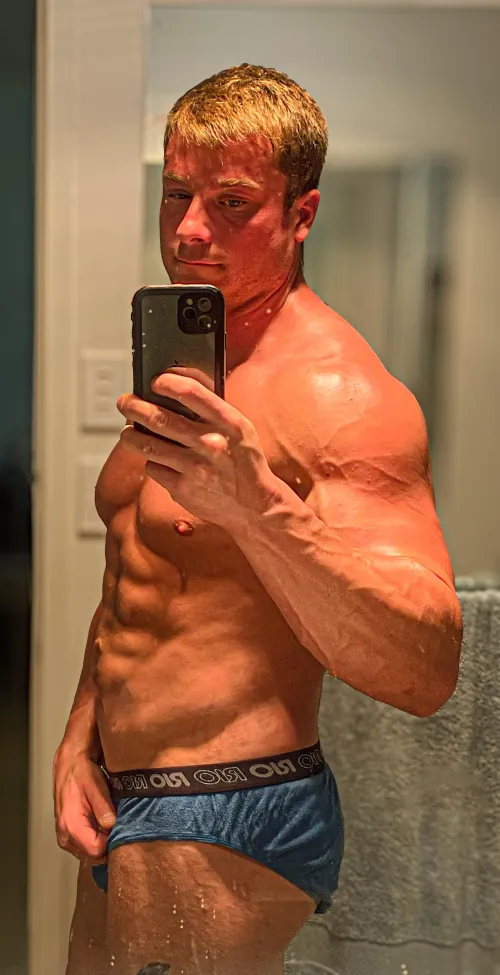 Lost? Follow the road map on my shoulders… destination: your heart ❤️