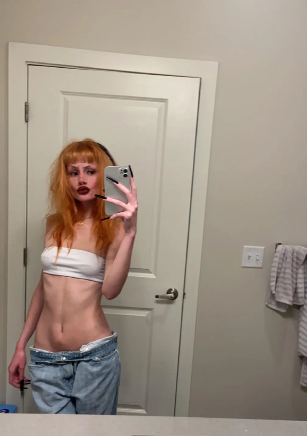 yes they r pierced 🤭💥