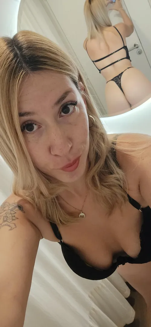 Würdest du dir unter der Dusche von mir einen Lutschen lassen?