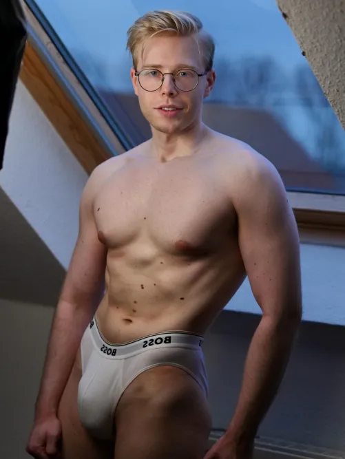 [24] a little bit of abs