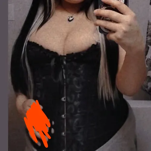 Hii group ❤️ DMs welcome 🖤