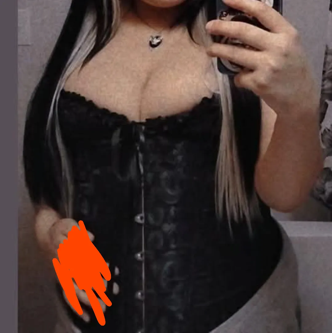 Hii group ❤️ DMs welcome 🖤