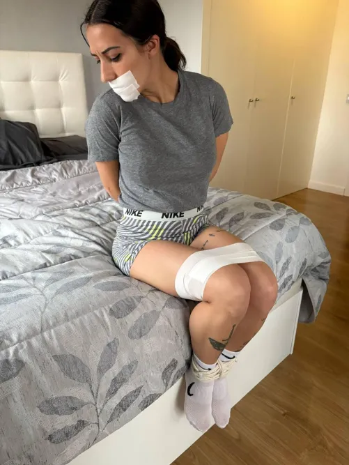 I fainted while doing a squat, and I'm here, please help me.