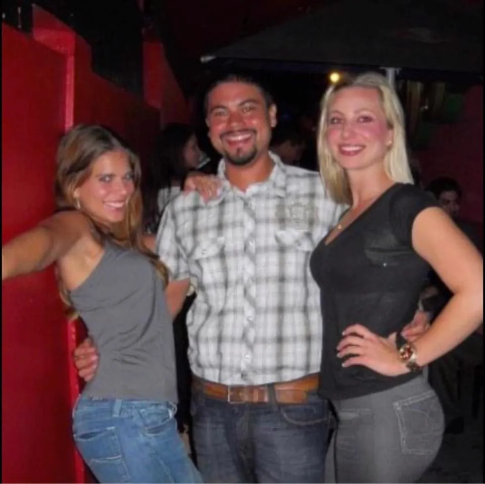 Pic is a little blurry, but you can still see the blonde's black bra clear enough