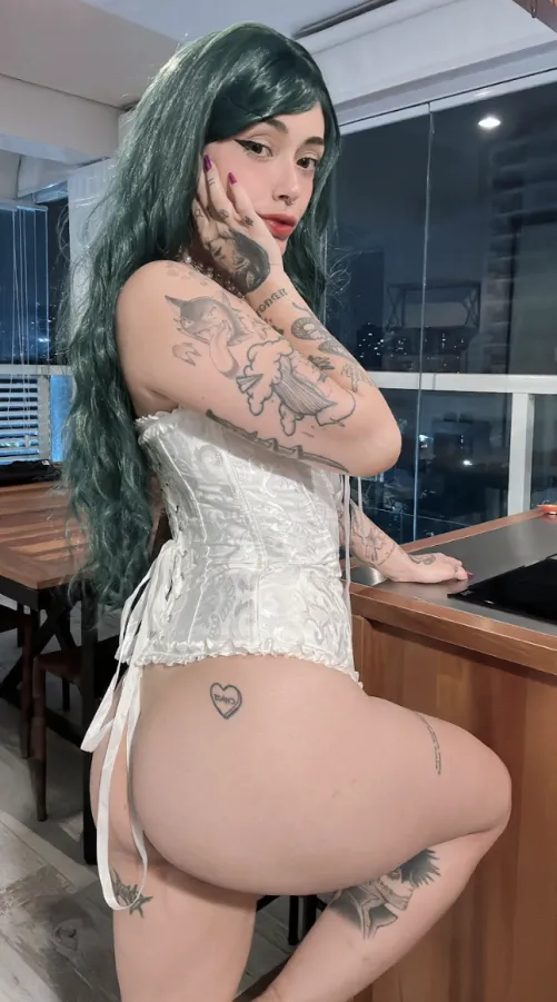 I may look bold with this green hair… but deep down I’m just a needy little girl waiting to be used