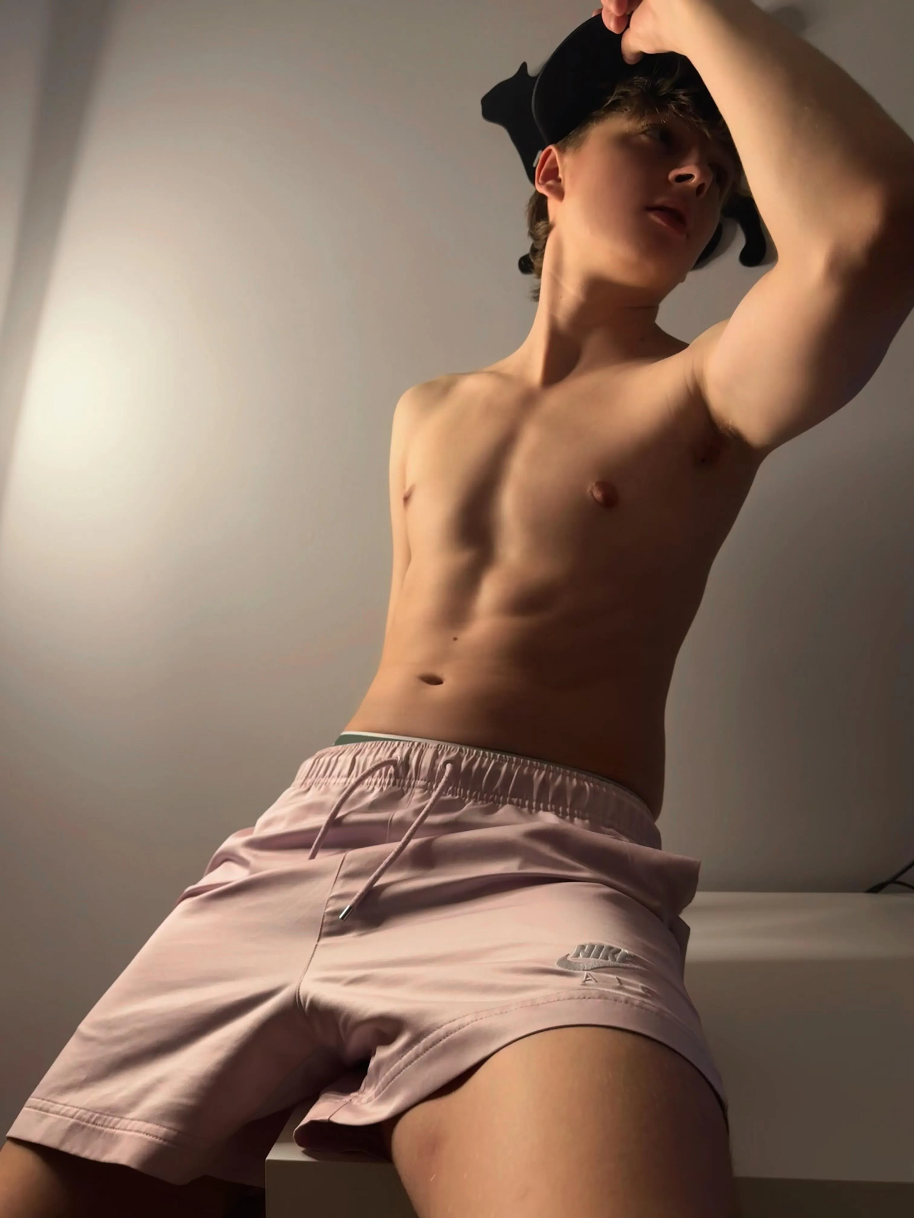 Need some twunk to take care of me 🍆